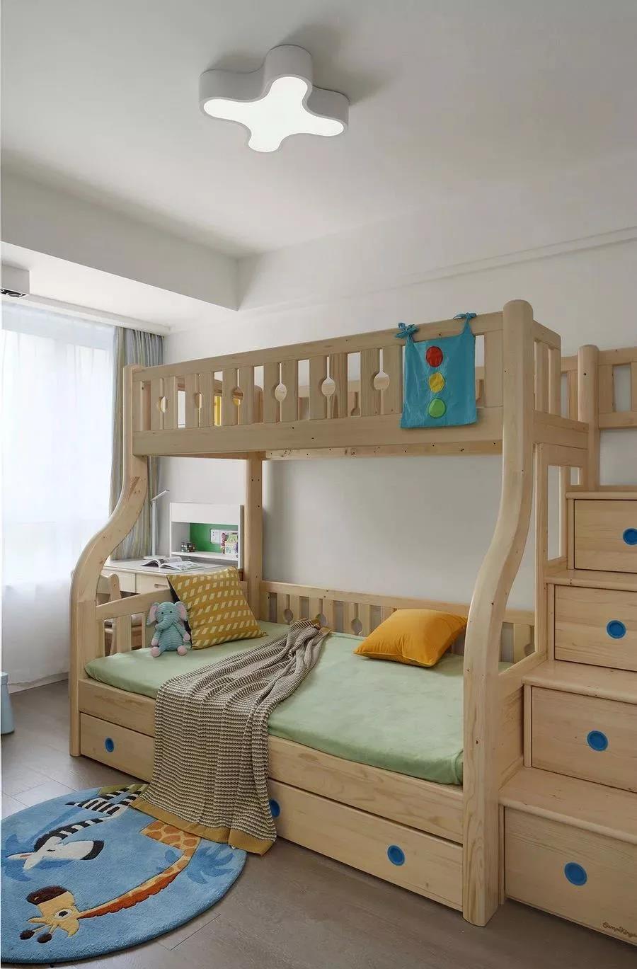 100平北歐風(fēng)小三房，原木電視墻輕松自然